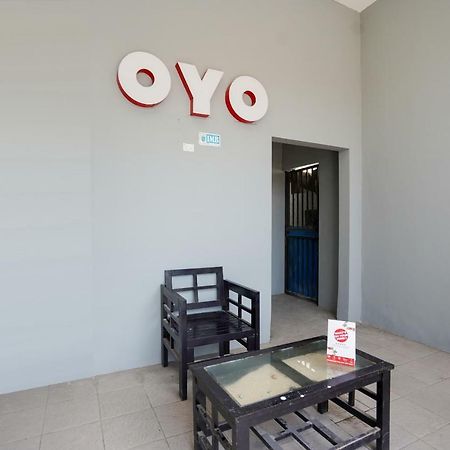 Oyo 1316 Mentari Family Homestay Проболинго Экстерьер фото
