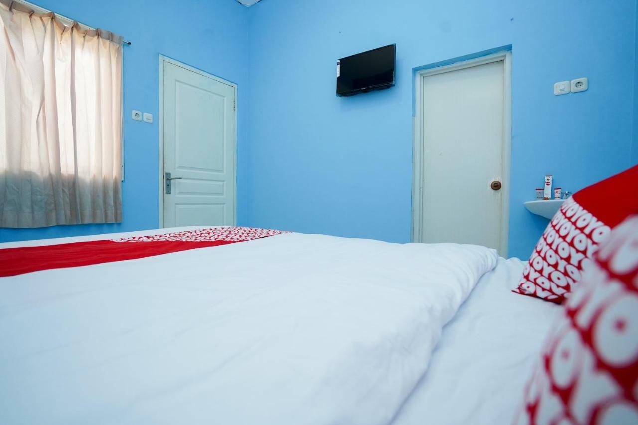 Oyo 1316 Mentari Family Homestay Проболинго Экстерьер фото